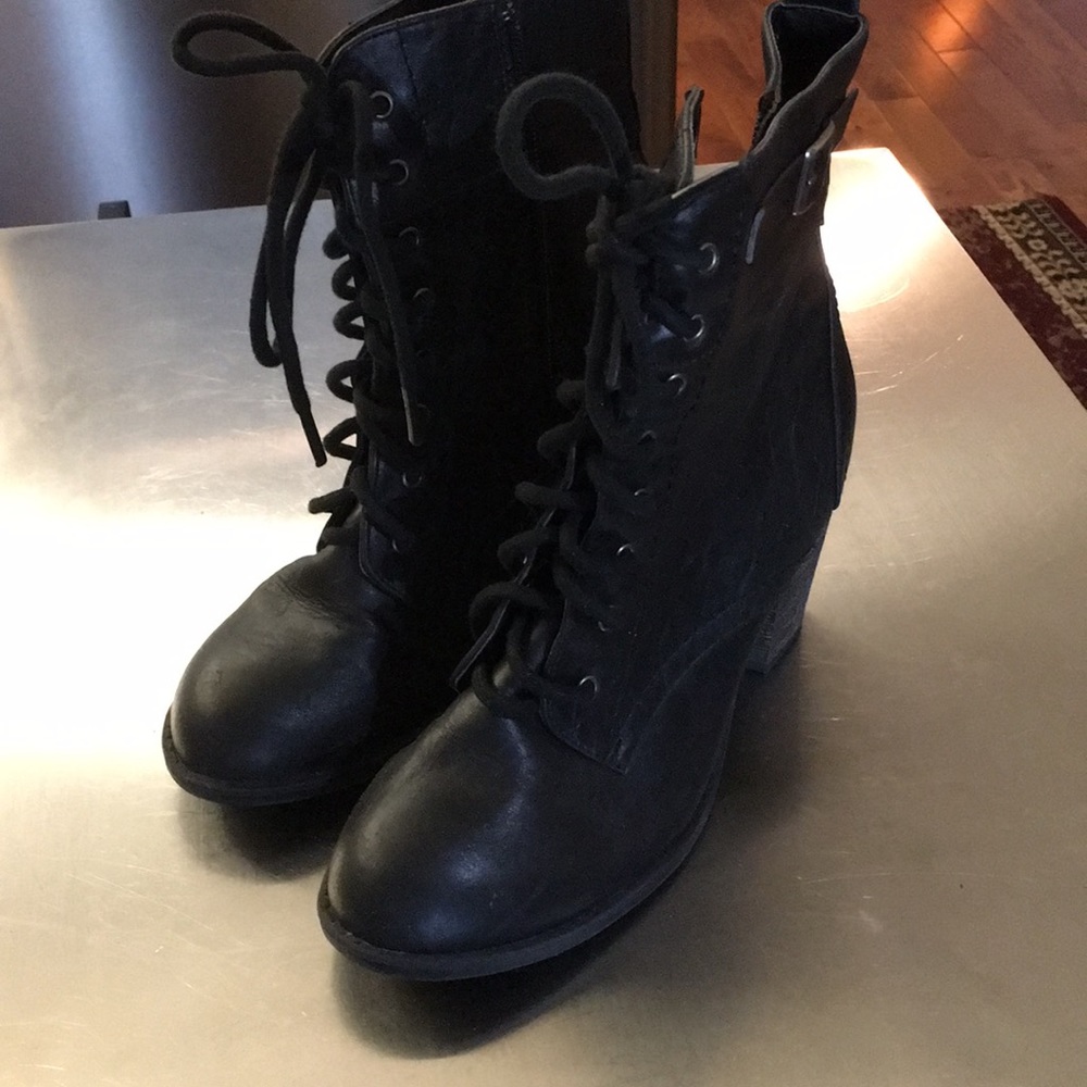 Diba black zipper ankle boots w/ buckle